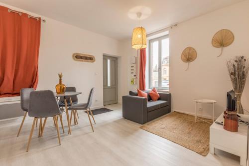 Castelsarrasin Apartment | LE CORAIL - 1 chambre, idéal couple, parking, 10min Canal du Midi