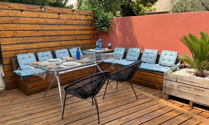 Montelimar House | Le Cosy, town house with lovely terrace
