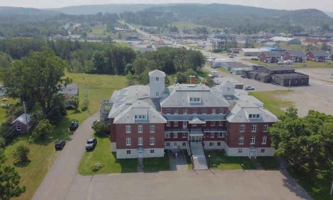 Sainte-Anne-des-Monts Apartment | Le Couvent