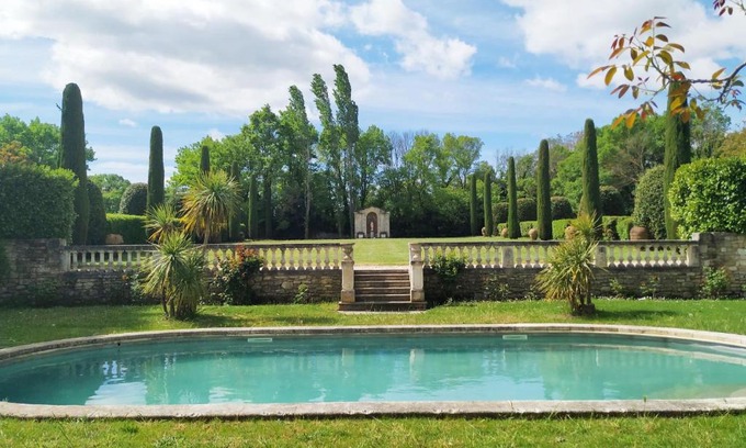 Saint-Quentin-la-Poterie House | Le domaine des Oréades