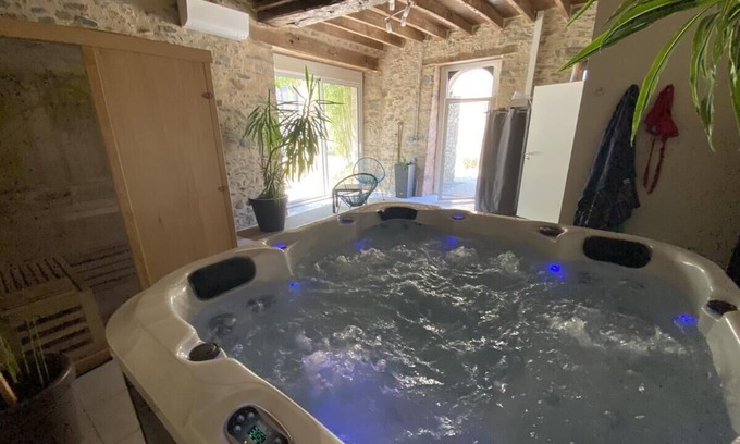 Saint-Georges-de-Montaigu Bed & Breakfast | Le Durivum
