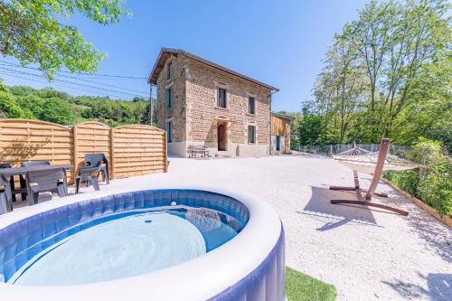 Saint-Clair-sur-Galaure House | Le Gîte de la Passerelle - avec jacuzzi