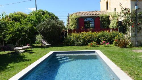 Prignac-et-Marcamps Apartment | Le Gîte des Jardins d'Ispahan