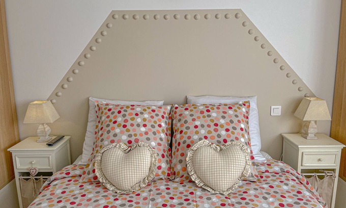 Pouzilhac House | Le Gîte Des Papillons & Brocante