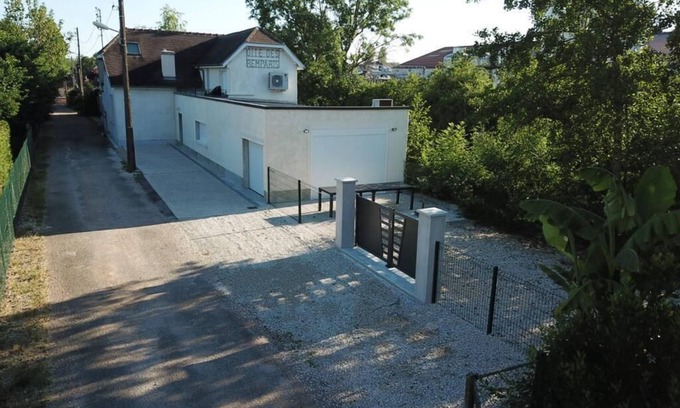 Chaource House | Le Gîte des Remparts