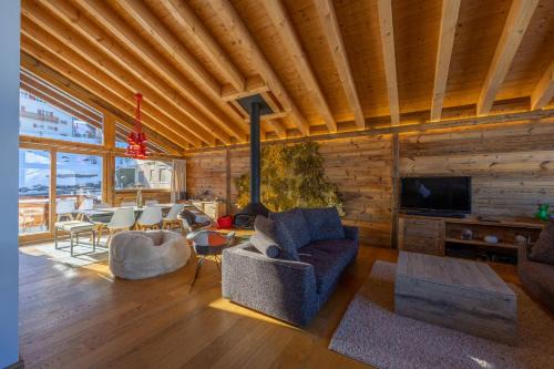 Saint-Pierre-de-Clages Apartment | Le Grimpeur, Mer de Glace Spa Access, 50m from ski lift