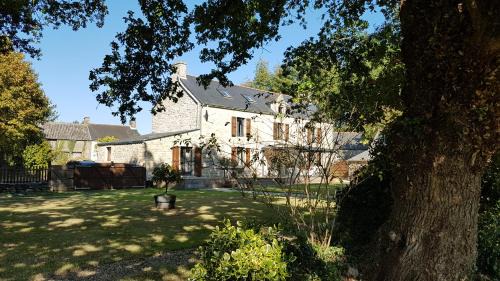 Plumelec House | le jardin des chênes