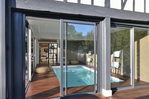 Trouville-la-Haule Villa | Le jardin des Hespérides - piscine intérieure Proche Pont Audemer jacuzzi 6P