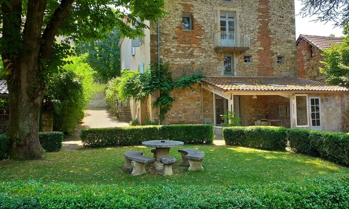Saint-Antonin Noble Val Bed & Breakfast | Le Jardin Secret