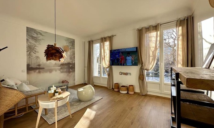 Cadereau Apartment | Le LUTZ
