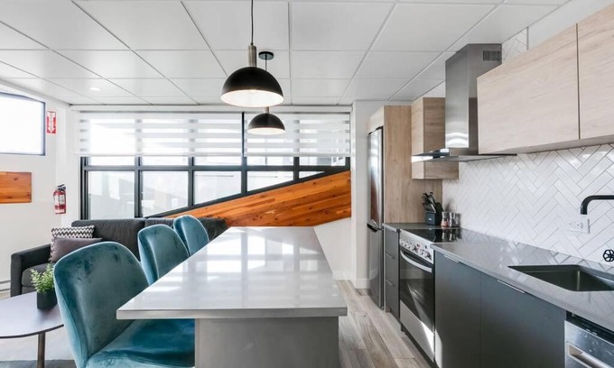 Laval House | Le Masson - Complexe La Voûte