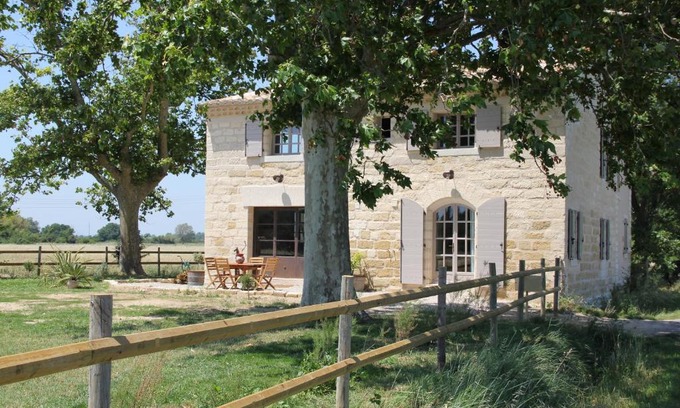 Le Cailar Bed & Breakfast | Le Mazet De Jean