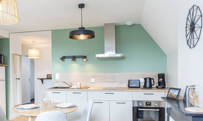 Laval Apartment | LE MONKEY - 700m Gare - Wifi