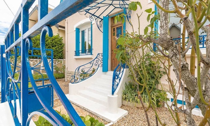 Bourroches House | Le Montrachet - Maison de ville avec jardin -SR Loc