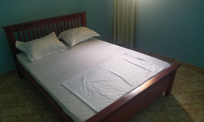 Mfou House | Le Motel Du Lac