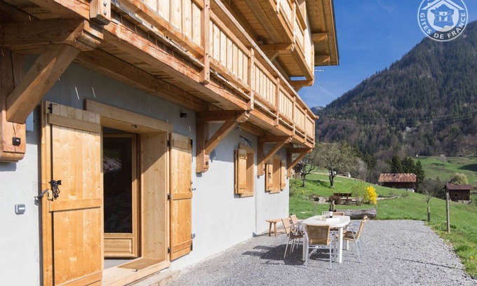 Saint-Nicolas-la-Chapelle House | LE Névé - St-nicolas-la-chapelle