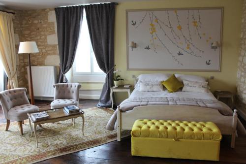 La Tour-Blanche-Cercles Bed & Breakfast | Le Patio Chambres et Tables d'Hôtes