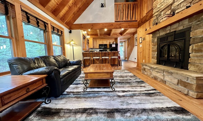 Bayfield Cabin | Le Petit Chalet, surrounded by nature, walking distance to Lake Superior & beach