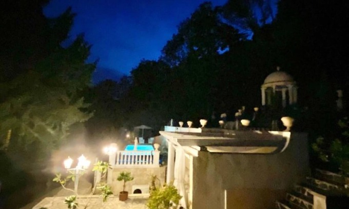 Suhl Apartment | "Le petit Charme" live in a historic villa