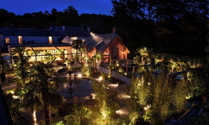 Otterburn Bed & Breakfast | Le Petit Chateau & William de Percy