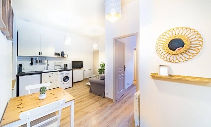 Gorge de Loup Apartment | Le Petit Cottin - Cozy apartment for 2 people - Valmy Metro