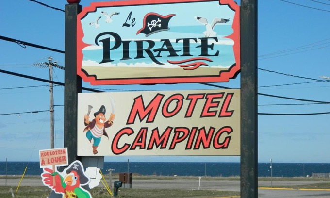 Cap-Chat Hotel | Le Pirate Motel et Camping