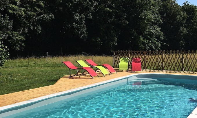 Neuille-le-Lierre Apartment | Le Plessis-Le Lierre - Loire Valley-Amboise, 18th Century Farmhouse, Pool