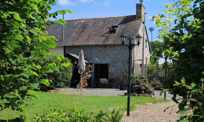 Cogles House | Le Portail, charming rooms with swimming pool