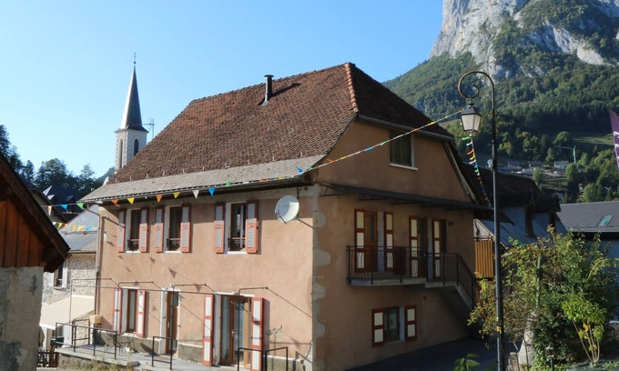 Saint-Pierre-d'Entremont House | Le Postillon octo