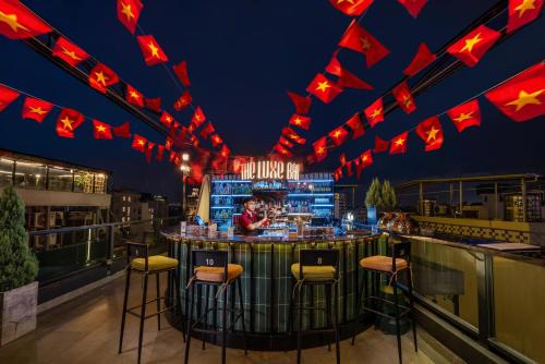 Old Quarter Hotel | Le Premier Hotel & Rooftop Bar