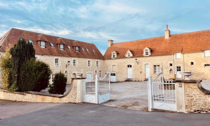 Silly-en-Gouffern House | Le Relais Drogon