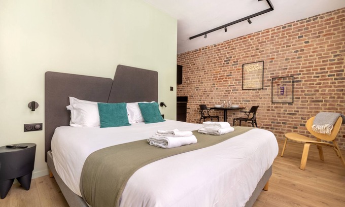 Old Lille Apartment | Le Sacré-Coeur, best-in-class studio