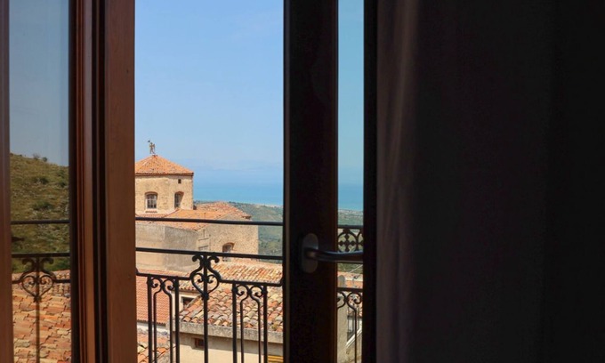 Gratteri Apartment | Le Signorine Panoramic apts: Donna Rosina