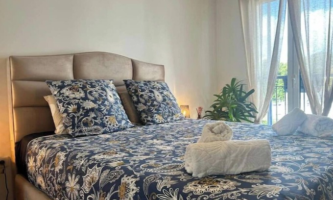 Drancy Centre Apartment | Le Timbaud, cosy T4, balcony, parking, just outside Paris