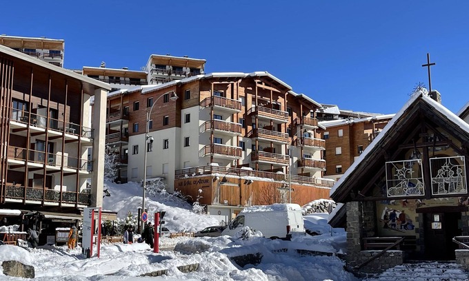 Valberg Apartment | Le Val D'Azur - 2 Rooms in the center of Valberg (WIFI, Swimming pool, Parking)