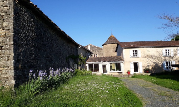Xaintray House | LE VERGER bucolic gîte, haven of peace between Puy du Fou and Futuroscope 6/8 pers
