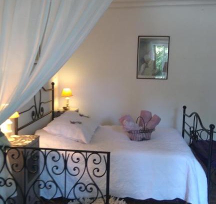 Perreuse House | Le vol du Papillon