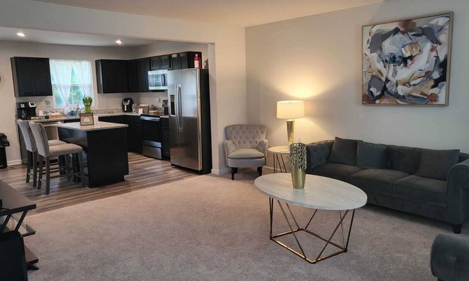 Milford House | Lee's Place Brand New 2BR Townhouse w/free parking
