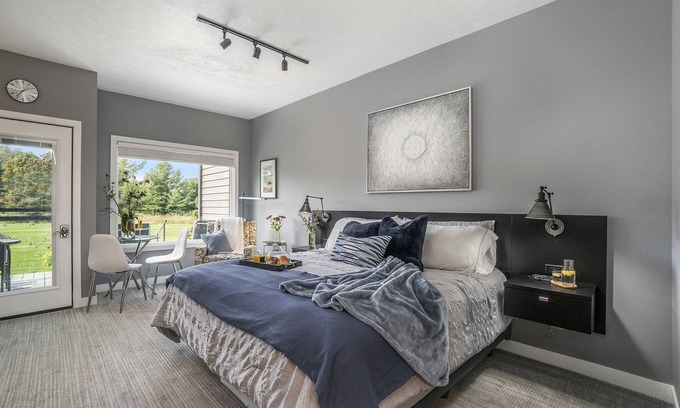 Cedar Apartment | Leelanau condo on golf course close to beaches, wineries, sand dunes, and more
