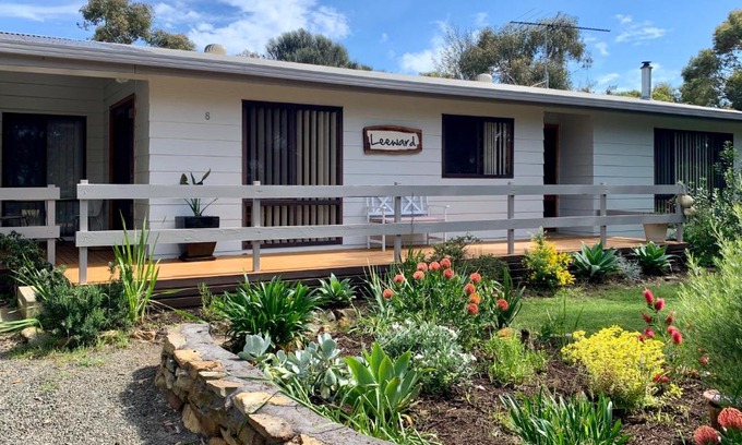 Brownlow Ki House | Leeward 'tranquil beachfront'
