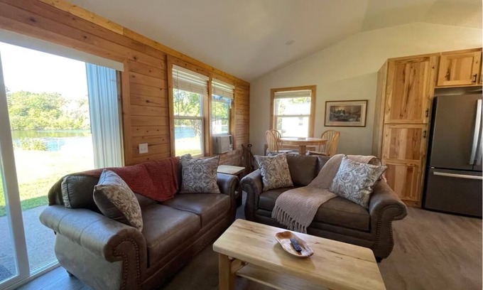 Jim Falls House | Legacy farm waterfront cottage in welcoming Eau Claire with WiFi, AC