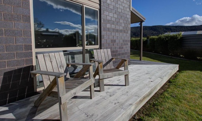Manapouri House | Leigh Cottage Manapouri