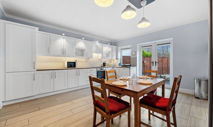 Leixlip House | Leixlip Contractor housing - sleeps 5