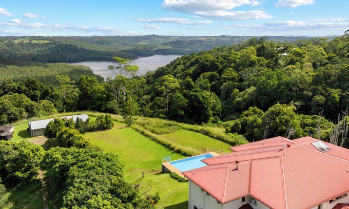 Montville House | Lemon Grove - Montville Manor