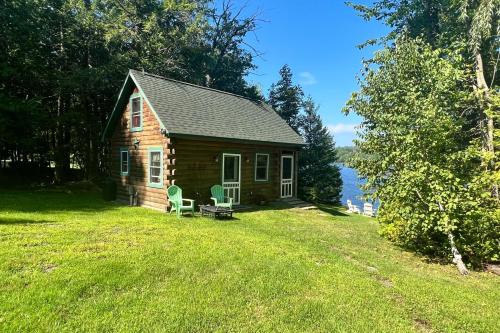 Oakland Hotel | Lenas' Lakeside Cabin