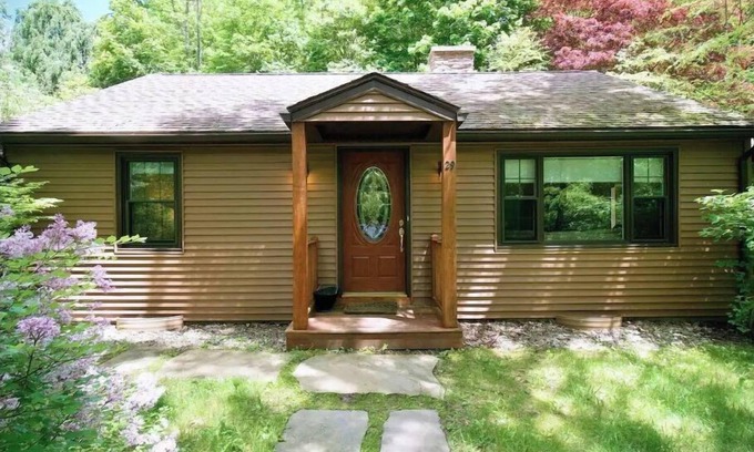 Lenox House | Lenox - Walk to Town - Berkshire Home