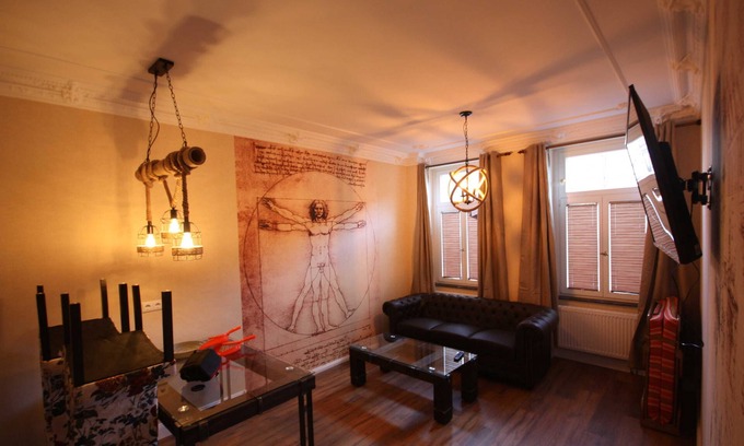Neuschonefeld Apartment | Leonardo da Vinci - Romantic Apartments in Leipzig, *2km to the city center*