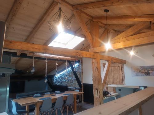 Septmoncel les Molunes House | Les étoiles de Bevy Gîtes