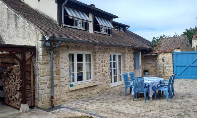 Avernes House | Les Bleuets