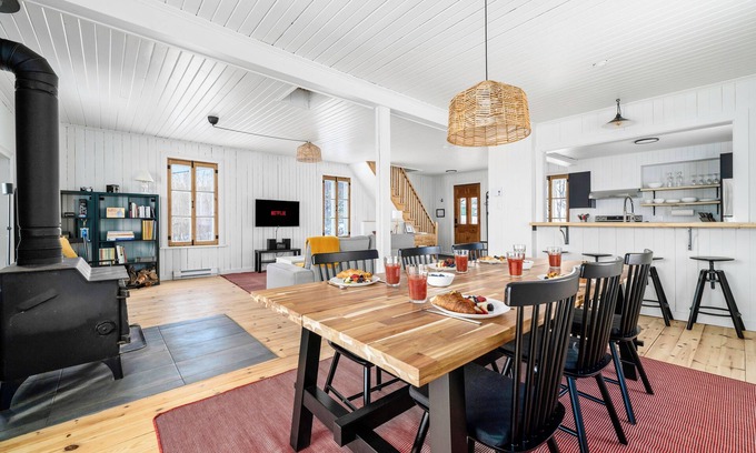 Saint Irenee Ski Chalet | Les Capelans | Fireplace | BBQ | River View